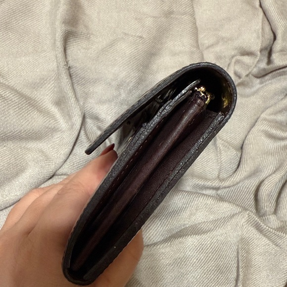 Authentic Burgundy color vernis Long Luis Vuitton Wallet - Picture 16 of 17